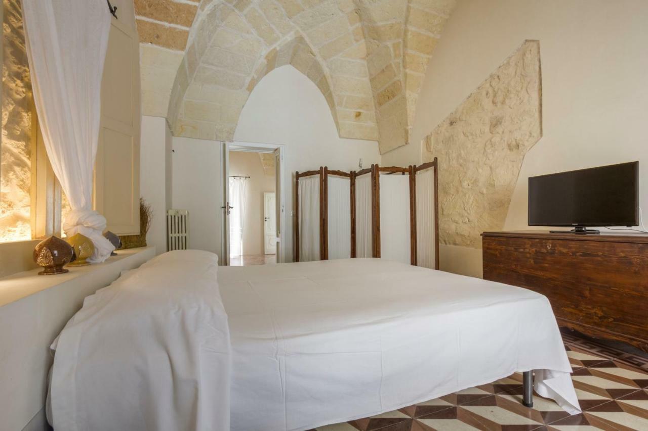 לצ'ה Explore The Historic City On Foot From An Old Town House מראה חיצוני תמונה