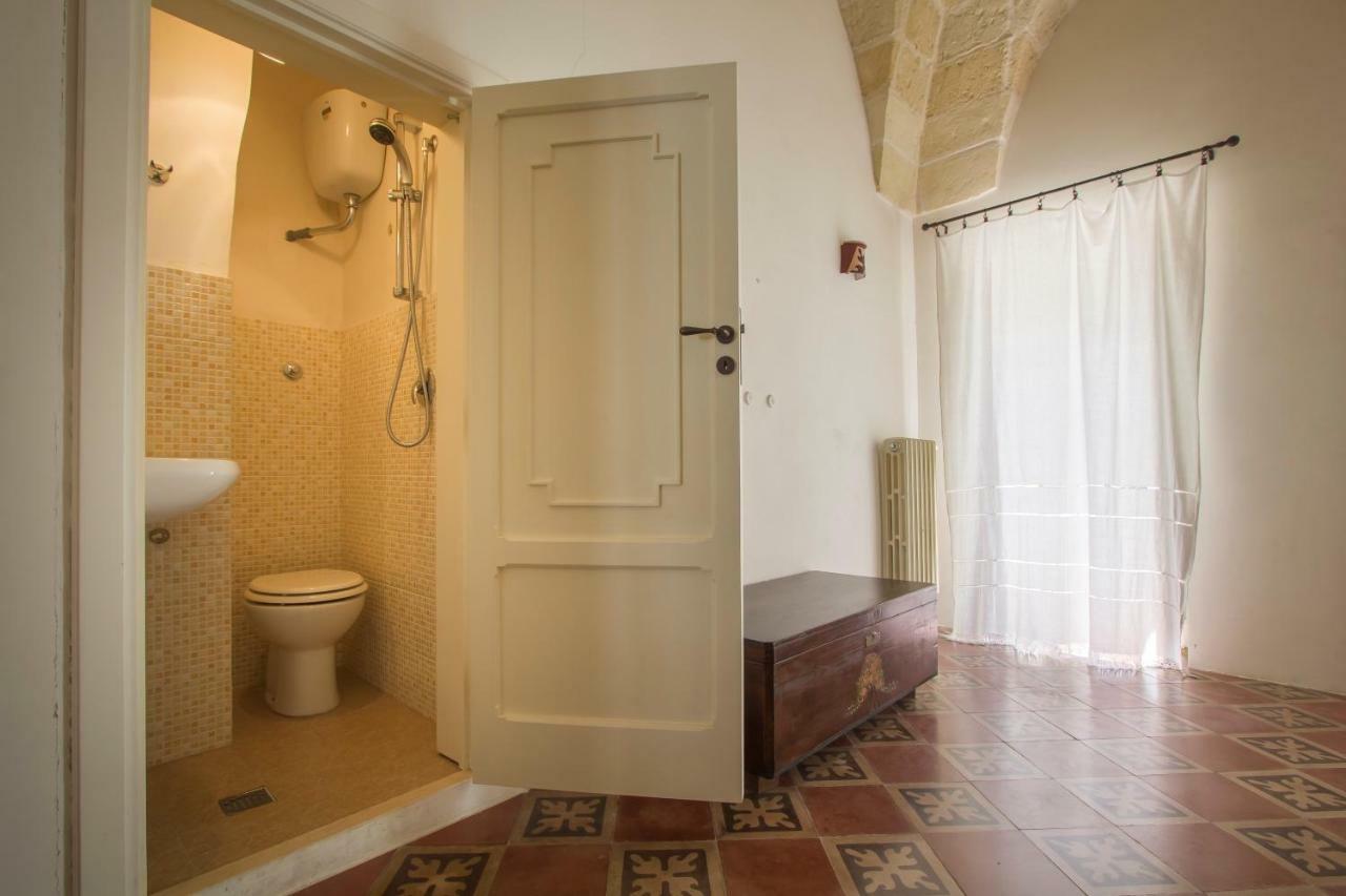 לצ'ה Explore The Historic City On Foot From An Old Town House מראה חיצוני תמונה