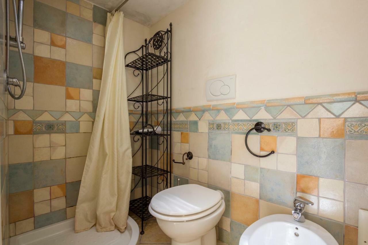 לצ'ה Explore The Historic City On Foot From An Old Town House מראה חיצוני תמונה